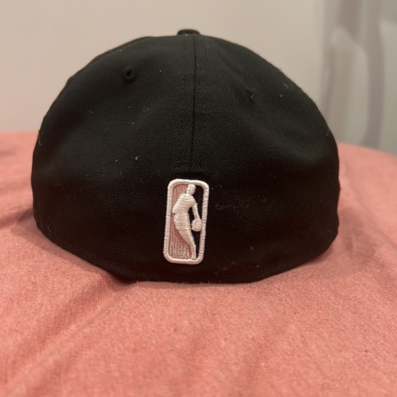 Pink brim Chicago Bulls cap exclusive - Picture 3 of 5